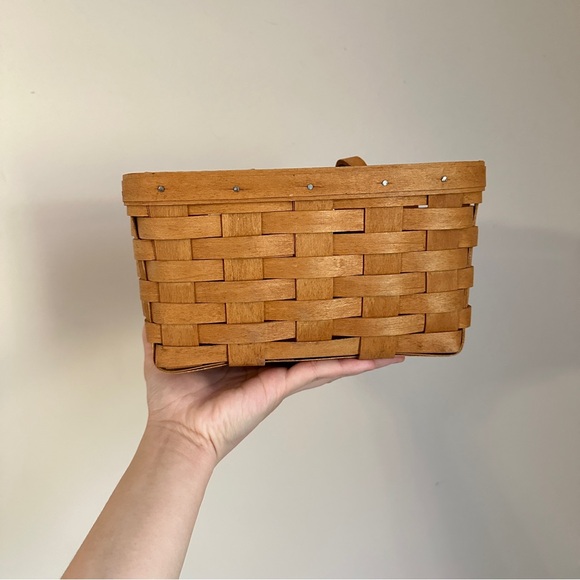 Vintage Longaberger basket with leather handle handwoven 1991 - Picture 10 of 10